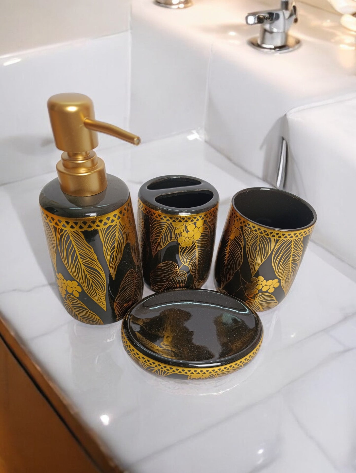Bathset (golden and black)