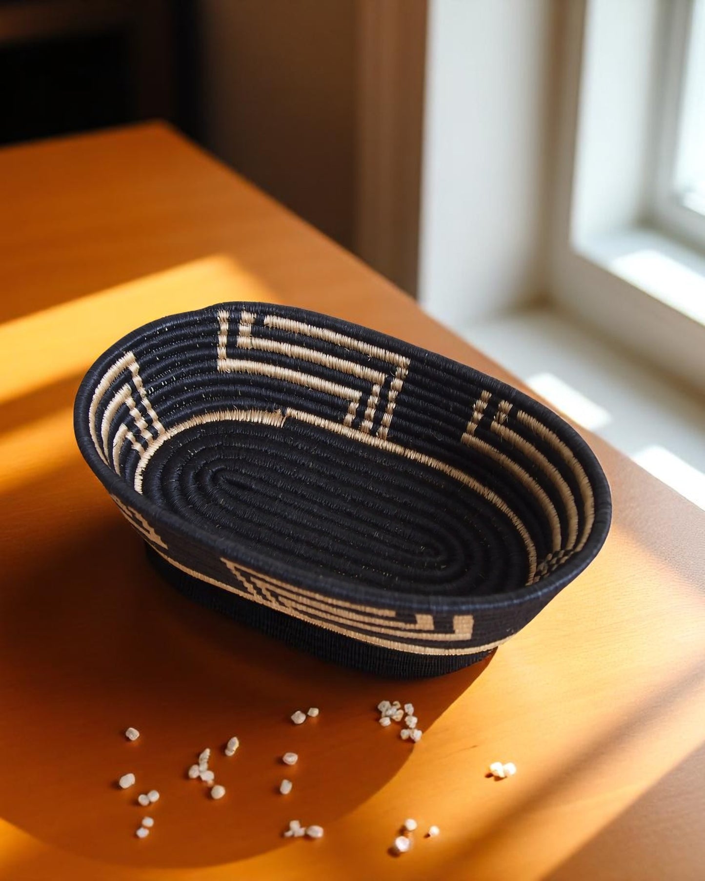 Noir Palm Oval Basket